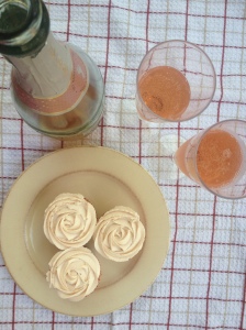 champagne-and-cupcakes